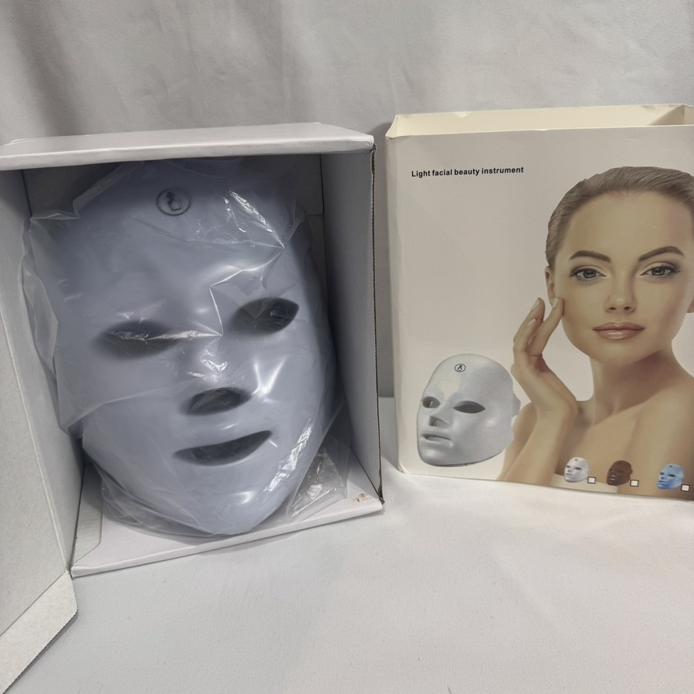 Science and Technology Cosmetology LED Light Facial Beauty Mask NEW